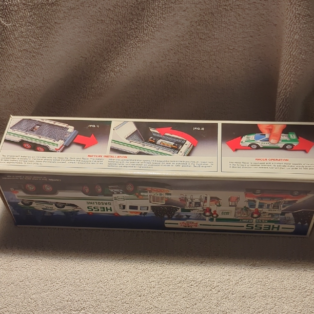Hess  1991 Toy Truck and Racer  Set - Green and White - Picture 5 of 7